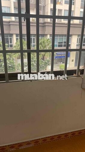 Cho thuê nguyên tầng 2 trong căn nhà phố kề L81 làm văn phòng