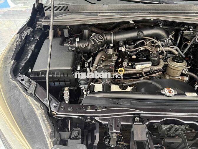 Toyota Innova 2018 2.0E