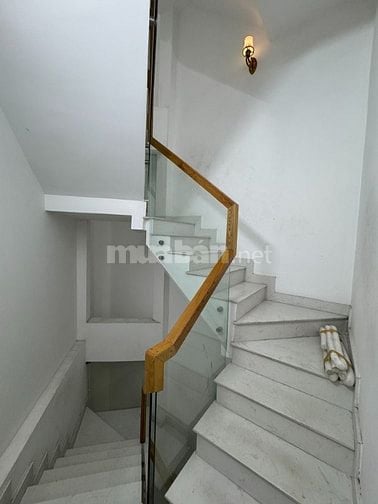 Cho thuê nhà 4 lầu - 31 Lê Tự Tài, khu kinh doanh, xe tải vào tận nhà