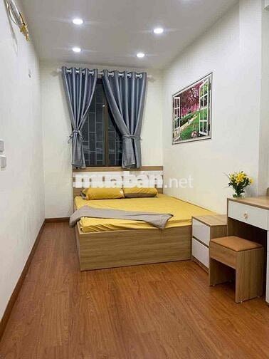 Bán nhà tập thể phố Giải phóng nhà đẹp 2 thoáng ở ngay sổ to 60m tầng