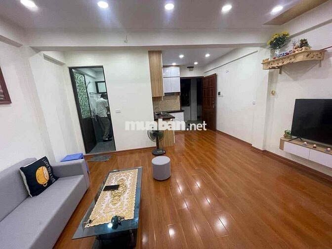 Bán nhà tập thể phố Giải phóng nhà đẹp 2 thoáng ở ngay sổ to 60m tầng