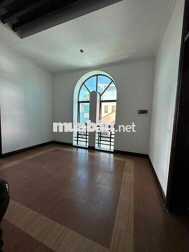 CHO THUÊ VĂN PHÒNG 120M2 TẠI 99 NÚI THÀNH 2 MẶT VIEW THOÁNG ĐẸP