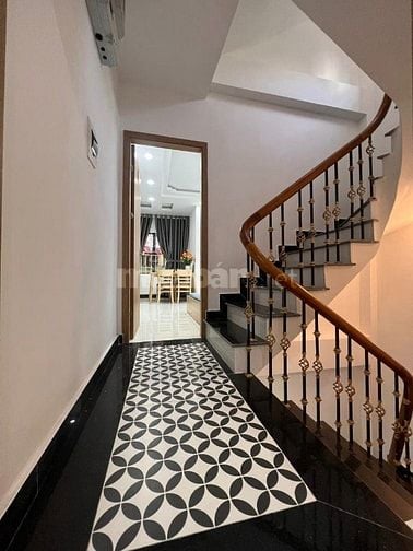 chính chủ bán nhà ngõ 213 tân mai 30m 5 tầng gần mặt phố