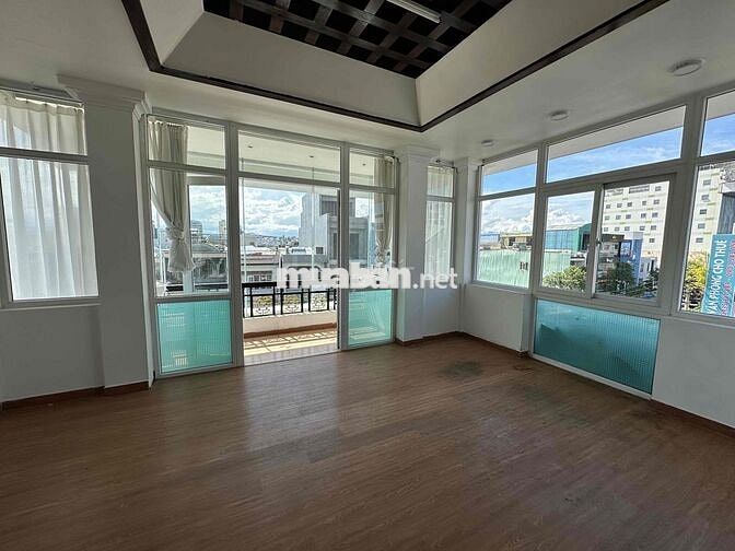 CHO THUÊ VĂN PHÒNG 120M2 TẠI 99 NÚI THÀNH 2 MẶT VIEW THOÁNG ĐẸP