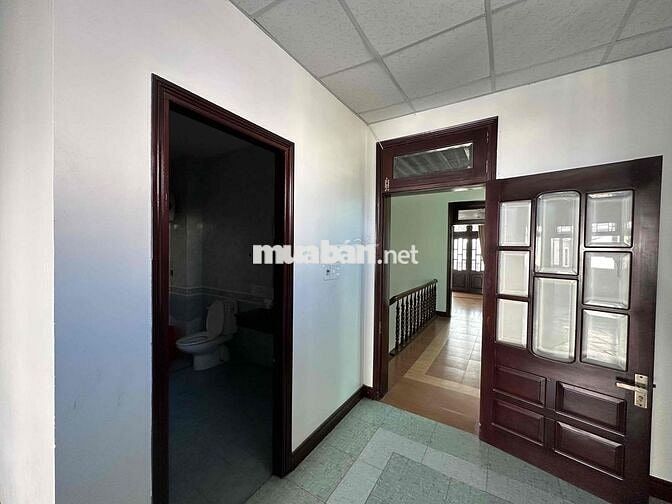CHO THUÊ VĂN PHÒNG 120M2 TẠI 99 NÚI THÀNH 2 MẶT VIEW THOÁNG ĐẸP
