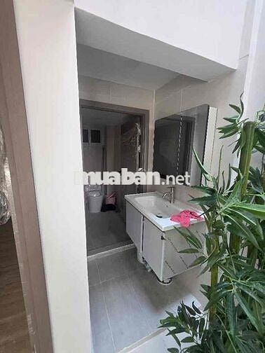 Đường 6m thông. DT 5,5x12. Nhà đúc 2 tầng. Ngay Kinh Dương Vương. 5 ty