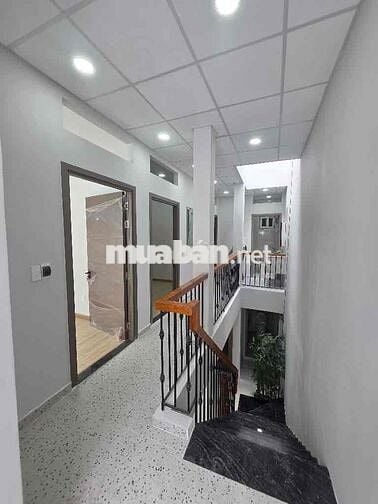 Đường 6m thông. DT 5,5x12. Nhà đúc 2 tầng. Ngay Kinh Dương Vương. 5 ty