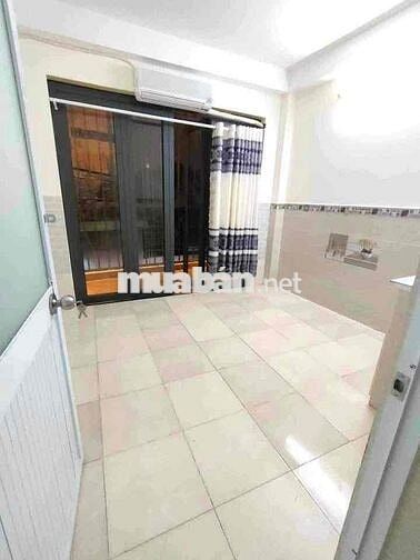 Cho Thuê Phòng Trọ Giá Rẻ Đường Đoàn Văn Bơ Quận 4