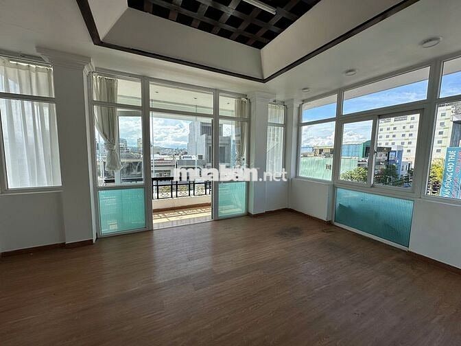 CHO THUÊ VĂN PHÒNG 120M2 TẠI 99 NÚI THÀNH 2 MẶT TIỀN