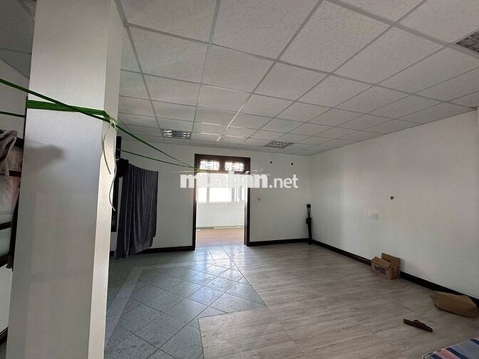 CHO THUÊ VĂN PHÒNG 120M2 TẠI 99 NÚI THÀNH 2 MẶT TIỀN
