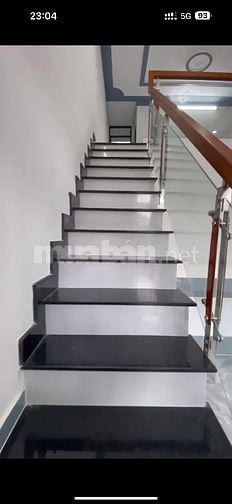 Chủ nhà bể nợ cần bán gấp nhà 1 trệt 1 lầu giá 255 trieu6