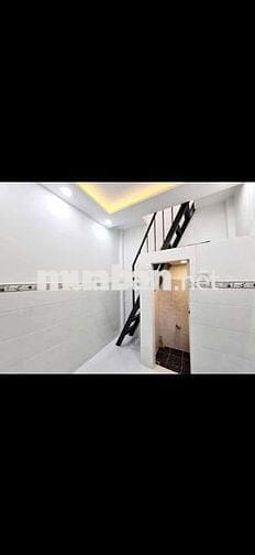 Cho thuê nhà nhỏ 1 lầu Tùng Thien Vương gần chợ Xóm Củi