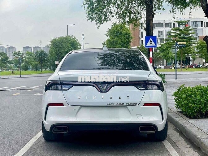 VinFast Lux A2.0 2021 Premium 2.0 AT - 60000 km