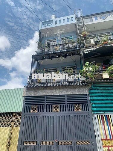 Nhà mặt tiền giữ sổ hồng chính
Đường nhựa rộng 8 m ấp 3 xã Xtt hóc môn