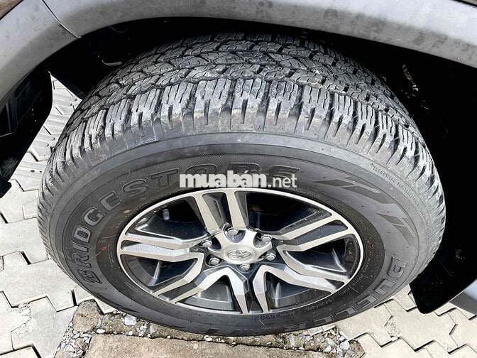 Toyota Fortuner 2019 máy Dầu Số Sàn lướt 2 vạn Km