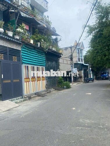 Nhà mặt tiền giữ sổ hồng chính
Đường nhựa rộng 8 m ấp 3 xã Xtt hóc môn