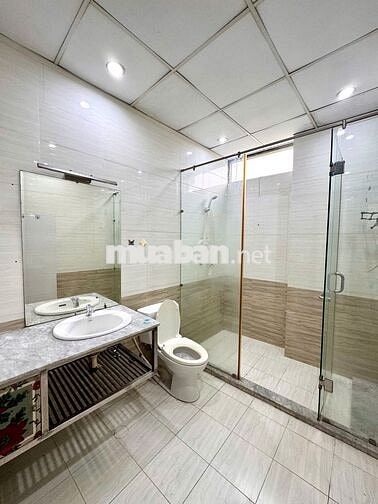 Căn hộ hiếm Q1 🏡 2PN thoáng sáng, ban công, giá rẻ chỉ 11tr
