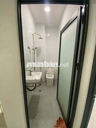 Chính chủ cho thuê NNC 4PN, 3WC, 1P khách, hẻm xe hơi, sẵn máy lạnh
