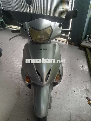 Bán xe honda scr.giấy tờ đầy đủ.máy im.giá 4tr200k