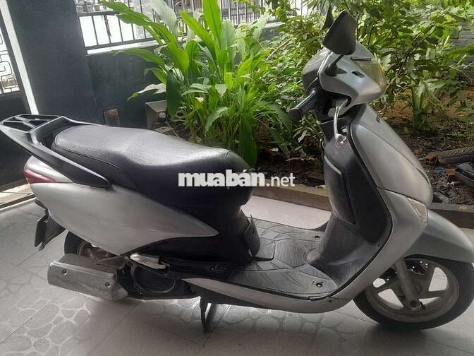 Bán xe honda scr.giấy tờ đầy đủ.máy im.giá 4tr200k