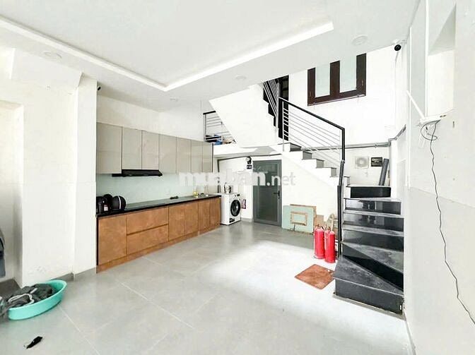 Bán gấp nhà 4 tầng – Hẻm 10m thông, xe hơi đậu trong nhà – Q4 -15,3 TỶ