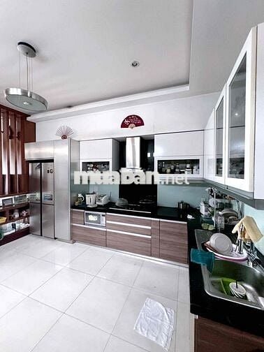 Mặt tiền Tân Hương. DT 4,2x80 - Nhà đúc 4 tầng. Đối diện Chợ. Giá 1x