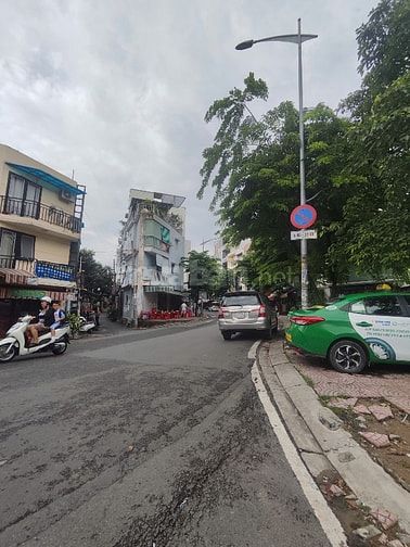 Góc Mặt Tiền Phan Văn Hân,Ngang 9m, Gần Tr Sa,khu cafe,ăn uống,spa