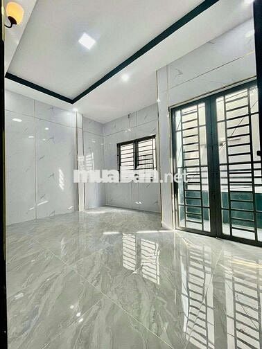 Bán nhà cách vài căn ra mặt tiền Âu Dương Lân P2 Q8