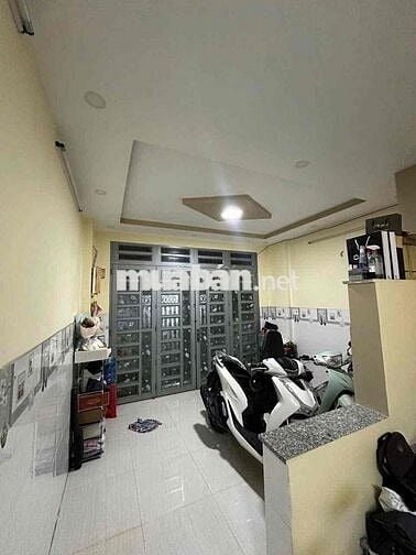 Đường rộng 6m thông - DT 4x9. Nhà 2 tầng. Cạnh Ngã Tư 4 xã. Giá 3,x ty