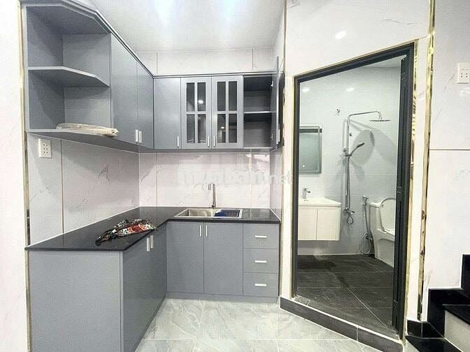 Bán nhà cách vài căn ra mặt tiền Âu Dương Lân P2 Q8