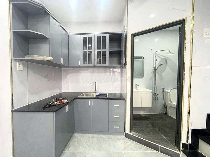 Bán nhà cách vài căn ra mặt tiền Âu Dương Lân P2 Q8