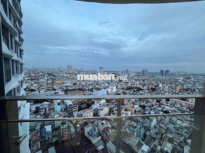D-Homme Q6, W2-12-2, 50m², 1PN 1WC, nhà trống, thuê 11tr/tháng, ở liền