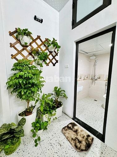 NHÀ ĐẸP Ở NGAY PHỐ NGỌC HÀ, ĐẦY ĐỦ NỘI THẤT VÀO Ở NGAY