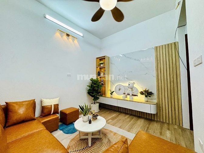 NHÀ ĐẸP Ở NGAY PHỐ NGỌC HÀ, ĐẦY ĐỦ NỘI THẤT VÀO Ở NGAY