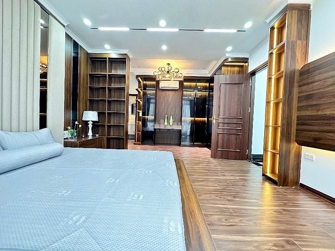 BÁN GẤP - NHÀ PHỐ KIM MÃ - BA ĐÌNH - 50M - 5 TẦNG - MT 4,2M - 15,5 tỷ