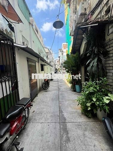 Nhà bán hẻm 100 Trần Hưng Đạo, Q.1