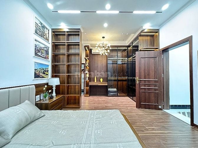 BÁN GẤP - NHÀ PHỐ KIM MÃ - BA ĐÌNH - 50M - 5 TẦNG - MT 4,2M - 15,5 tỷ