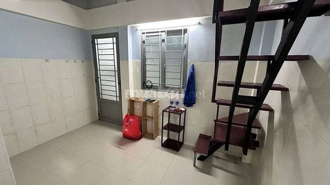 Phòng trọ kiểu CCMN Quận 4 mới chỉ 4 triệu/tháng có lầu ở được 2 người