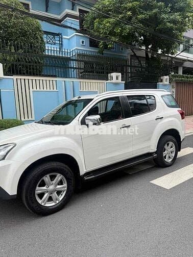 Isuzu Mu X 2.5 số sàn đời cuối 2016