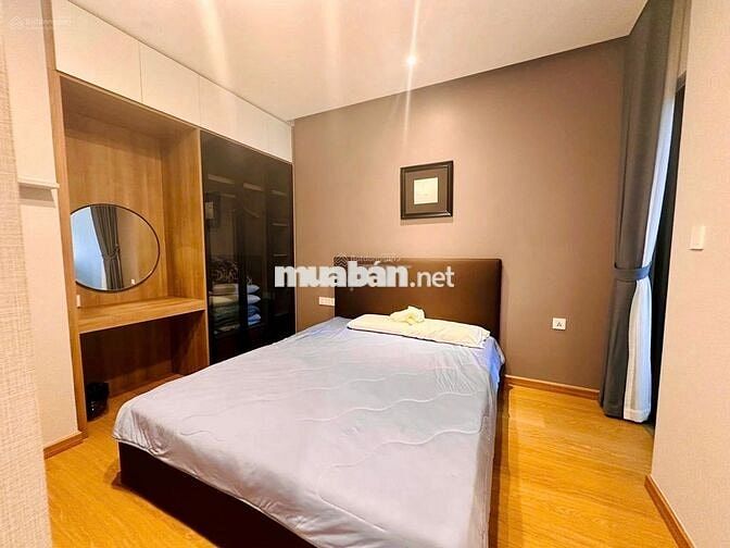 Bán căn 2PN 68m² tầng 16 view sông Hàn, pháo hoa, full nội thất