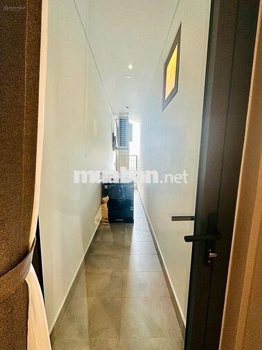 Bán căn 2PN 68m² tầng 16 view sông Hàn, pháo hoa, full nội thất