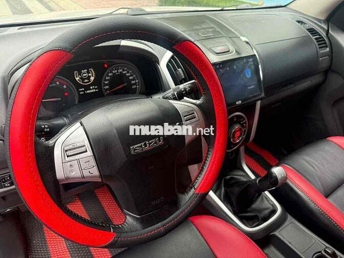 Isuzu Mu X 2.5 số sàn đời cuối 2016