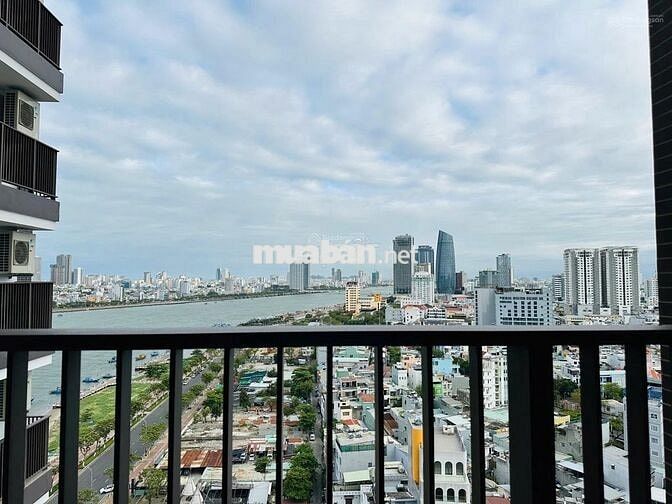 Bán căn 2PN 68m² tầng 16 view sông Hàn, pháo hoa, full nội thất