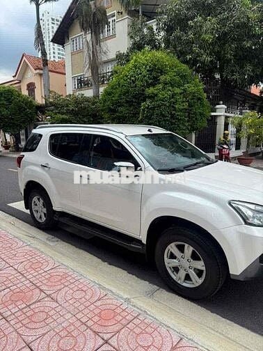 Isuzu Mu X 2.5 số sàn đời cuối 2016