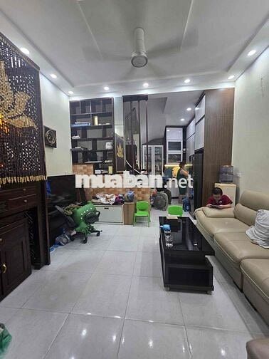 Chỉ Hơn 6 Tỷ -  Bán nhà Quan Hoa - Ngõ Thông - Mặt Tiền Rộng