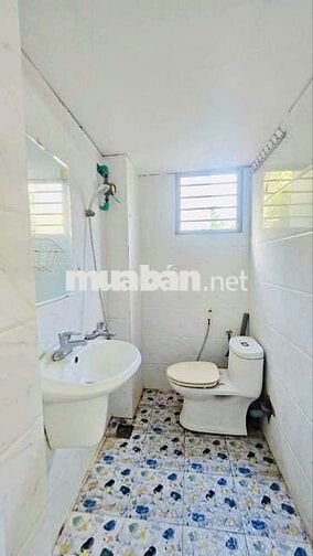 CHO THUÊ PHÒNG KHÉP KÍN – RỘNG 30m², 2 CỬA SỔ THOÁNG
