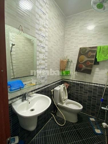 HẺM XE TẢI 6M, AN DƯƠNG VƯƠNG QUẬN 5 50M2 KO LỘ GIỚI. CHO THUÊ 30TR/TH