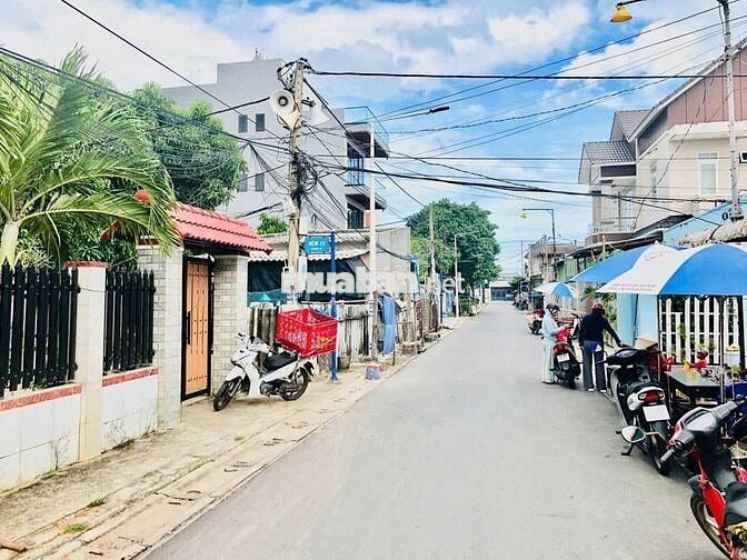 CHỦ BE NO BÁN NHANH NHÀ NGAY GÓC 3 mặt tiền Đi bộ ra biển Phước Hải