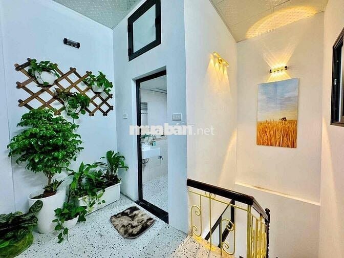 Ngọc Hà, 32m, 3 ngủ, Lô góc, Ngõ thông ba gác, Sổ vuông vắn, Nhà đẹp
