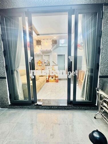Cho thuê, nhà mới 100% đầy đủ nội thất 3 tầng giá 14tr